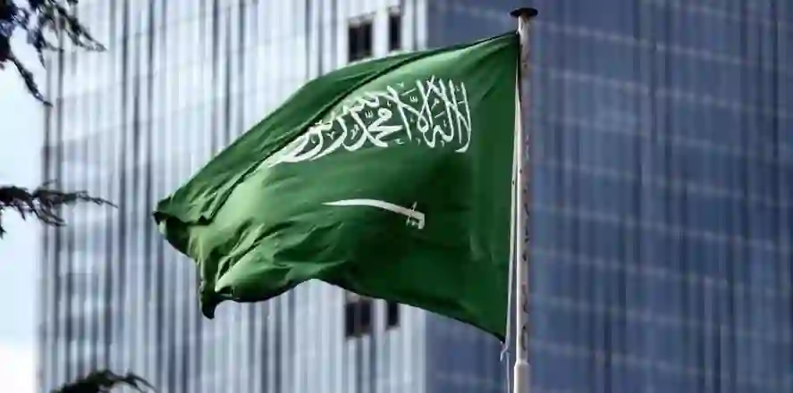 رسمياً: السعودية تسمح للمقيمين بالعودة للعمل في 13 مهنة بعد صدور قرارات رسمية بإلغاء توطينها 