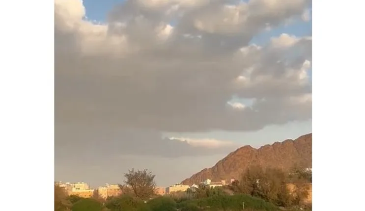 مشهد مذهل لسحاب المزن الركامية في سماء الطائف 