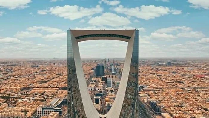 أمانة الرياض تحدد المحاور والجسور والطرقات التي ستخضع لخطة التطوير خلال 2026 وإغلاق أهم شوارع العاصمة وتحويل حركة السير لهذه المسارات البديلة 